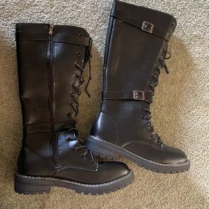 black zipper boots